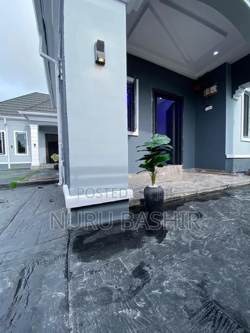 3bdrm Bungalow in Atere, Akala Express for sale in Akala Express