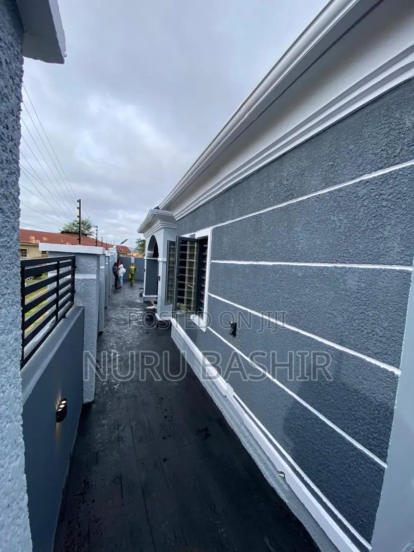3bdrm Bungalow in Atere, Akala Express for sale in Akala Express
