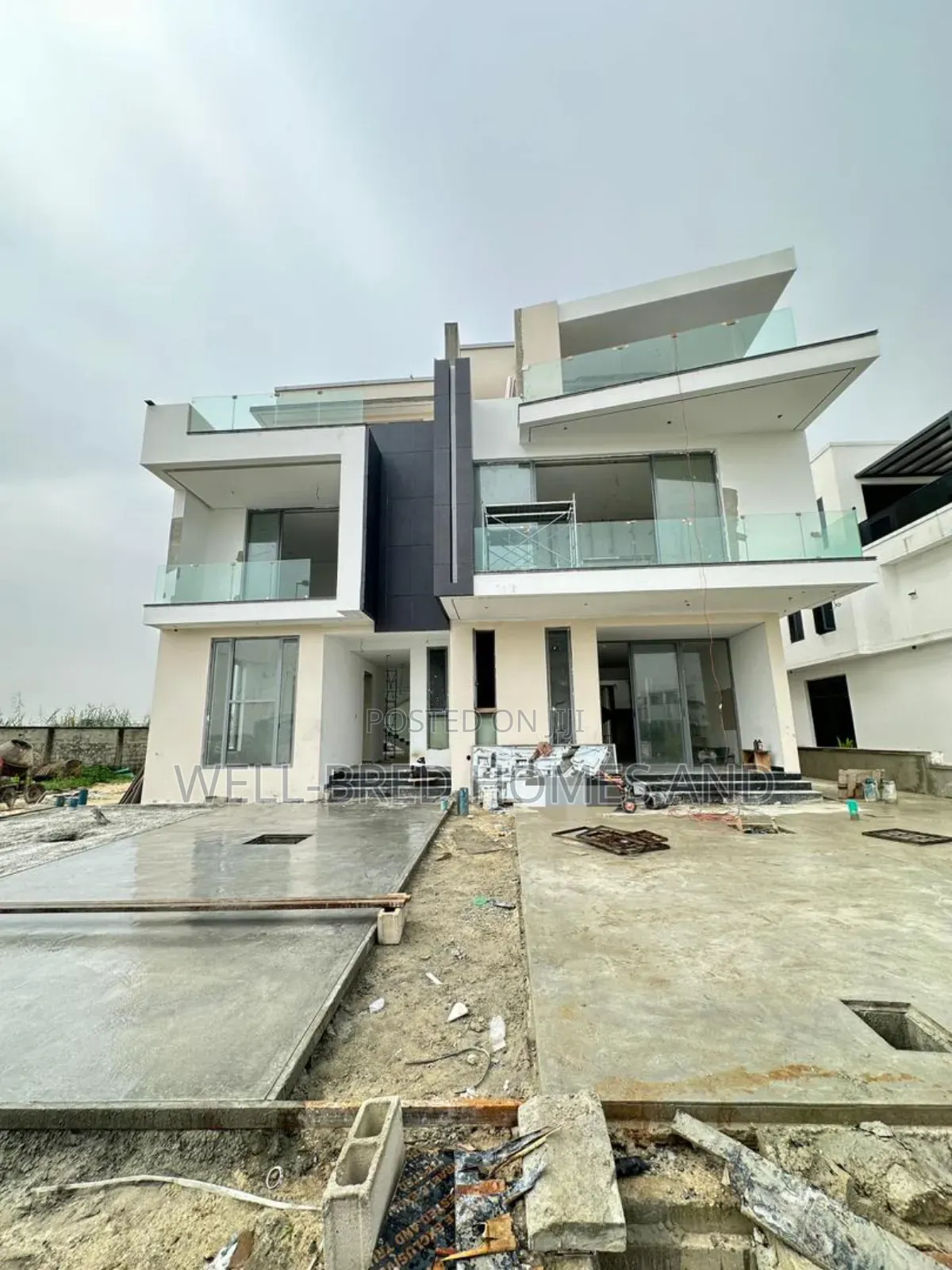 5bdrm Duplex in Ikate for sale in Ikate