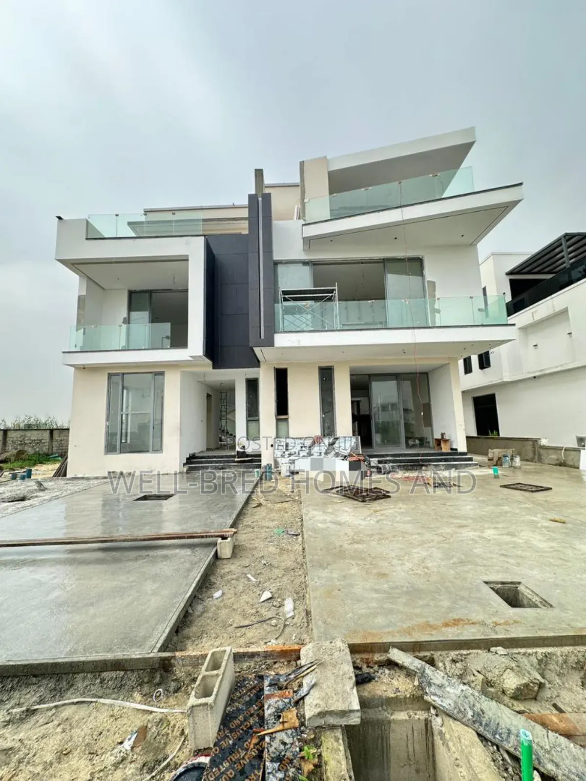 5bdrm Duplex in Ikate for sale in Ikate