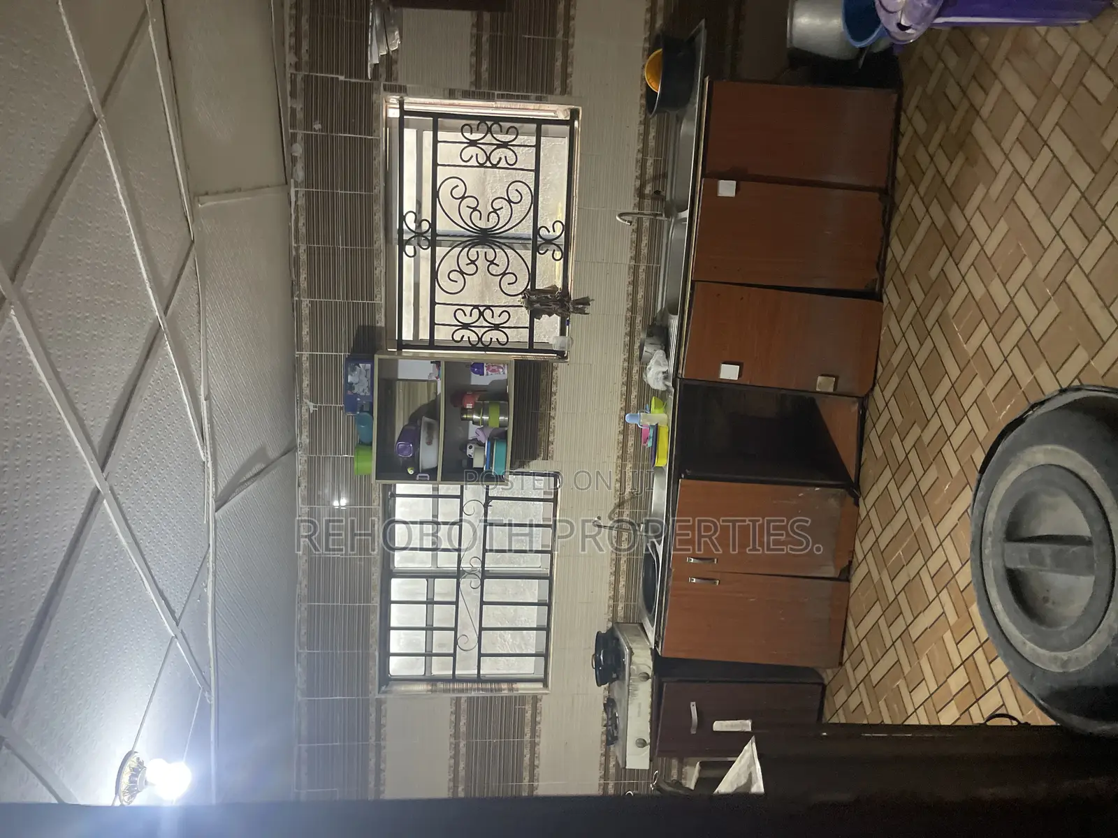 5bdrm Bungalow in Abobo Kuola, Akala Express for sale in Akala Express