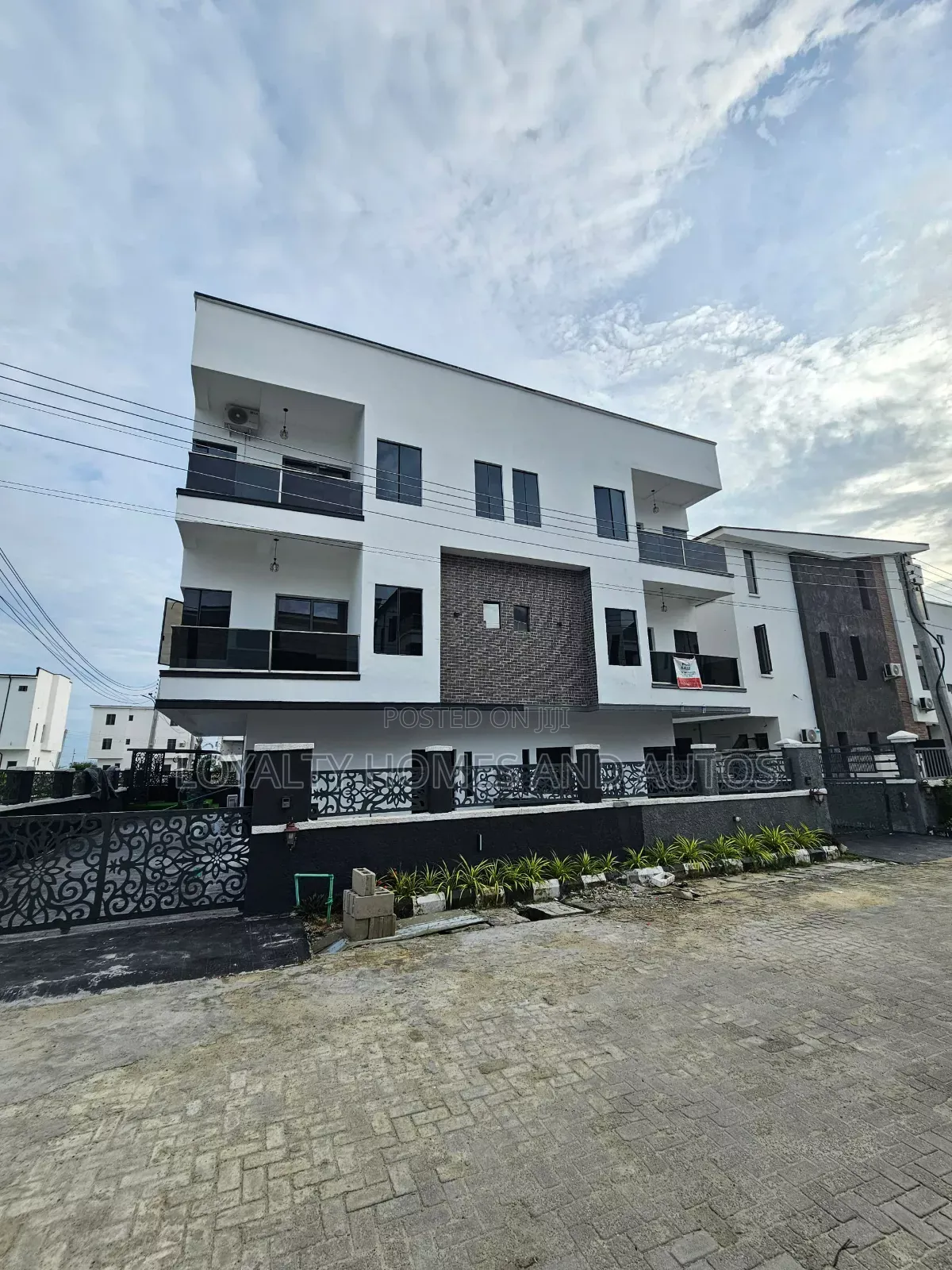Furnished 6bdrm Duplex in Orchid, Lekki for sale in Lekki