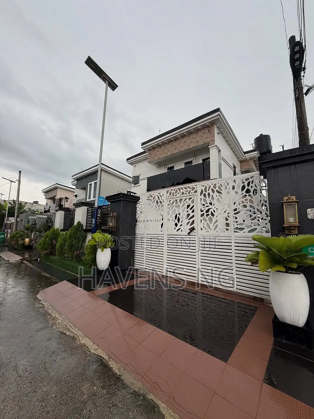 3bdrm Duplex in Shell Location for sale in Shell Location