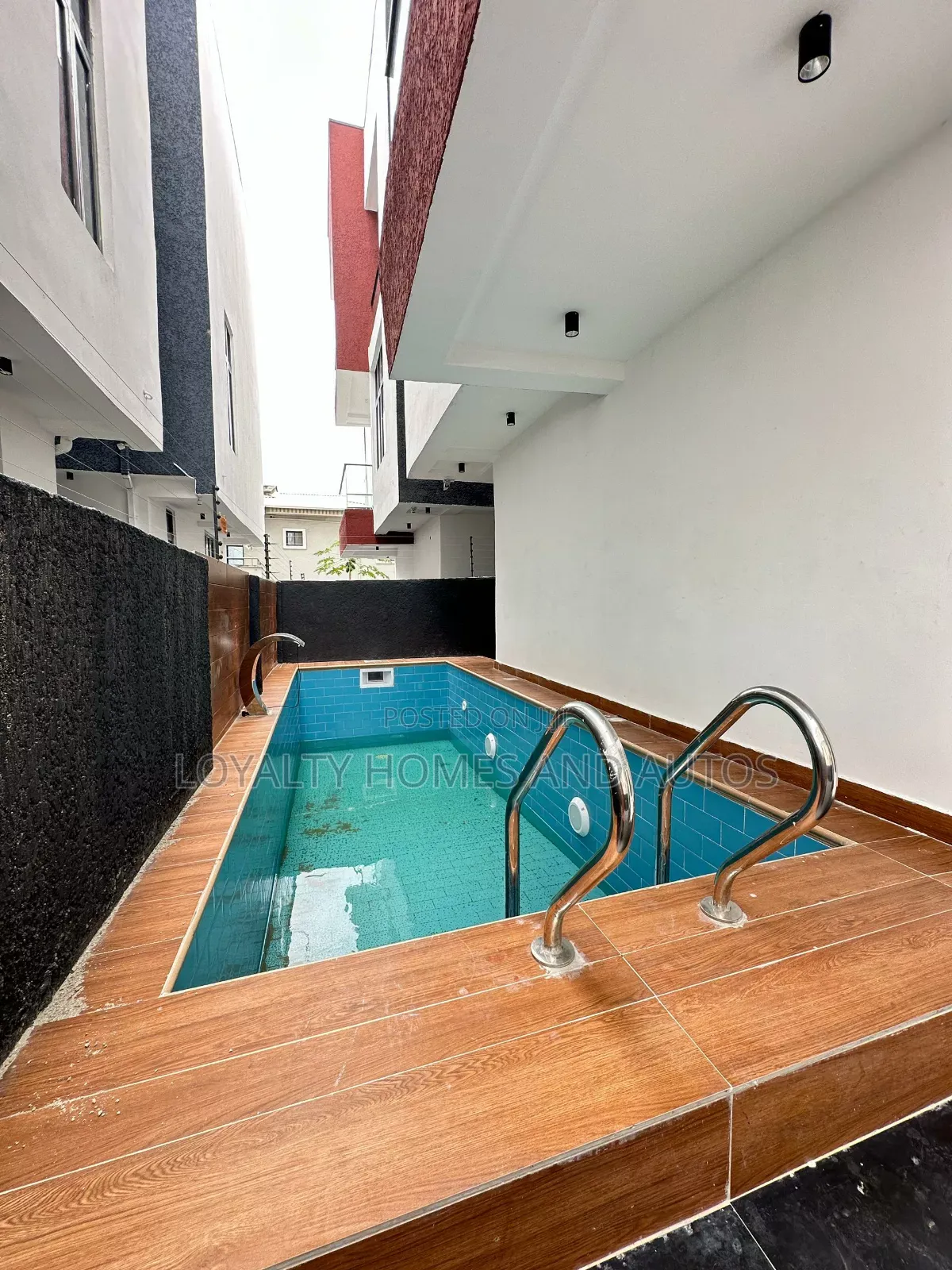 Furnished 5bdrm Duplex in Lekki Phase 1 for sale in Lekki