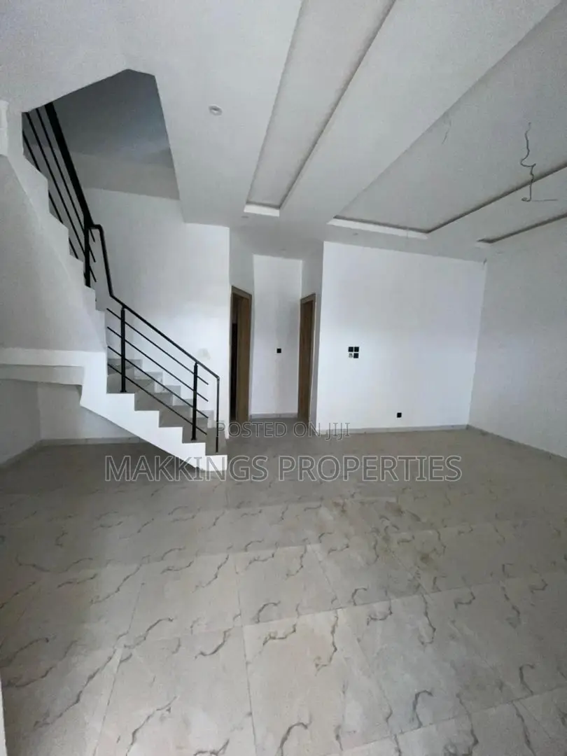 4bdrm Duplex in Ikota for rent in Ikota
