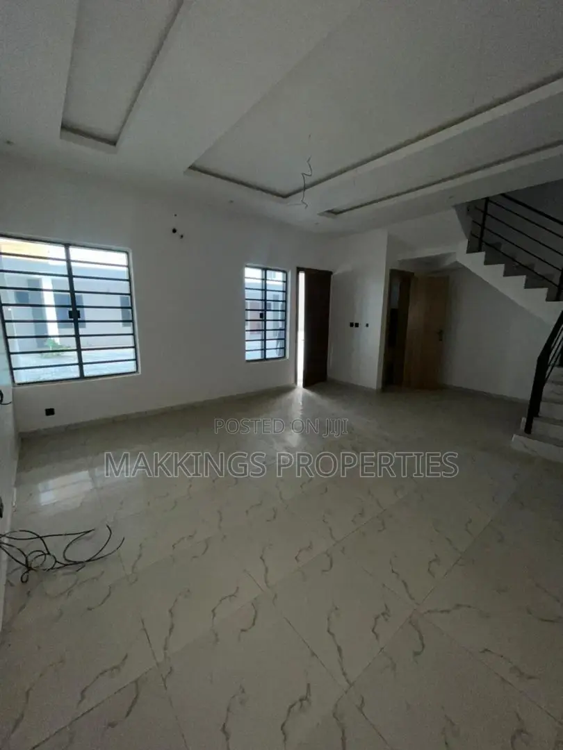 4bdrm Duplex in Ikota for rent in Ikota