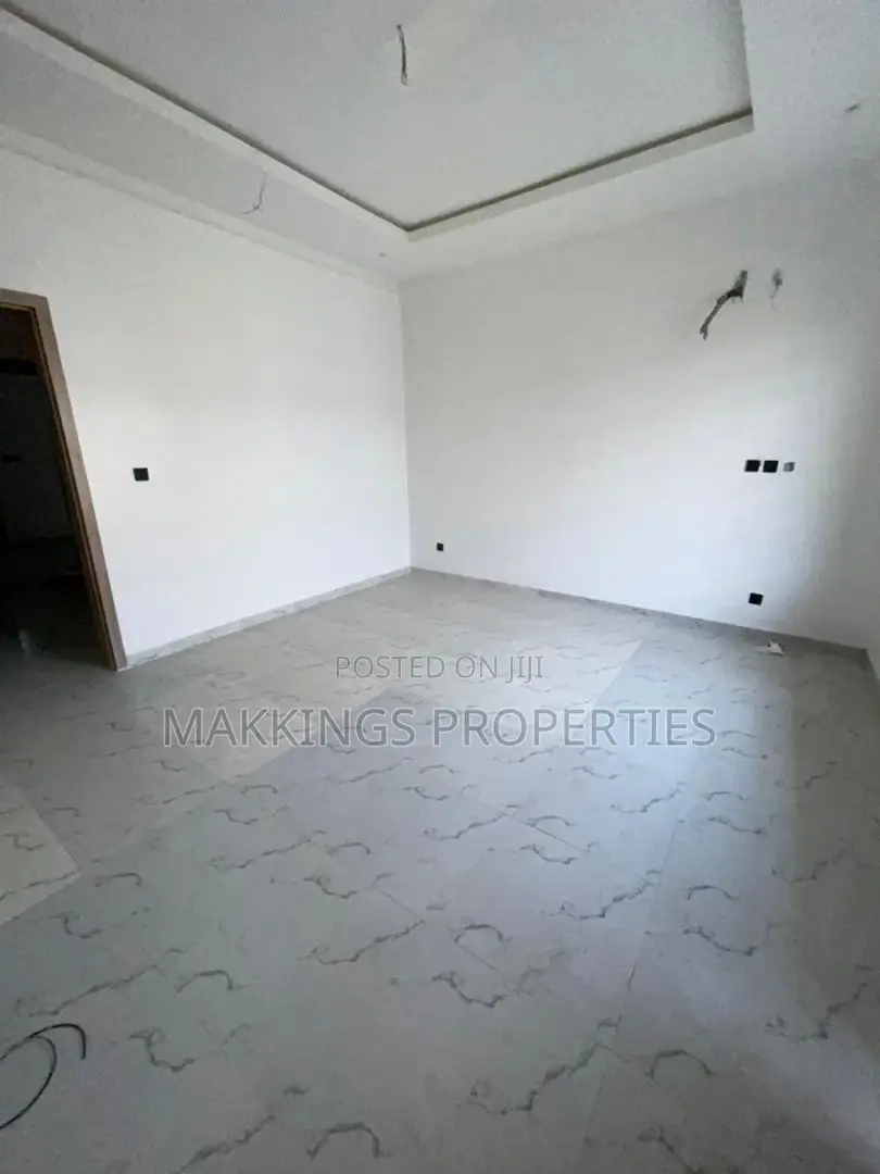 4bdrm Duplex in Ikota for rent in Ikota