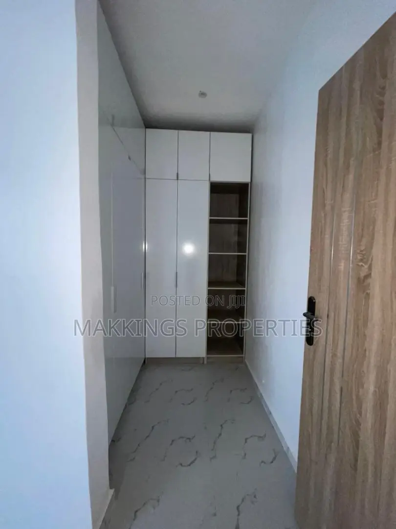 4bdrm Duplex in Ikota for rent in Ikota