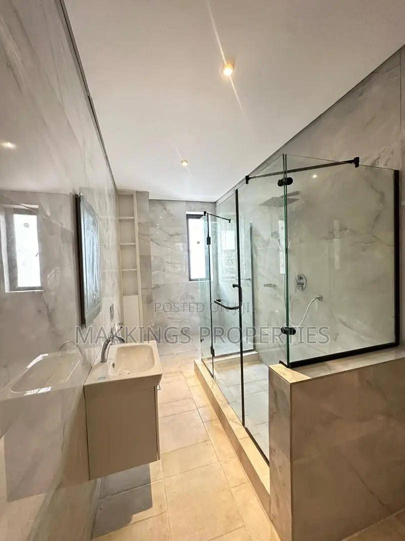 3bdrm Duplex in Banana Island for sale in Banana Island