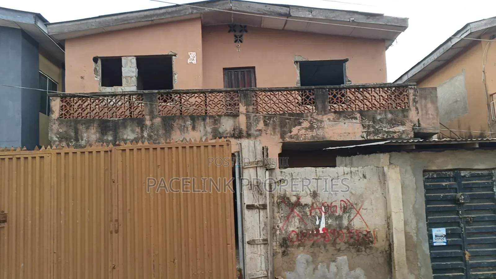 19bdrm Block of Flats in Iyana Ipaja for sale in Iyana Ipaja
