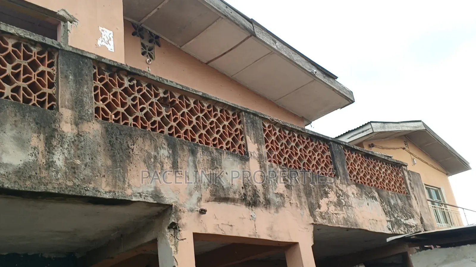 19bdrm Block of Flats in Iyana Ipaja for sale in Iyana Ipaja