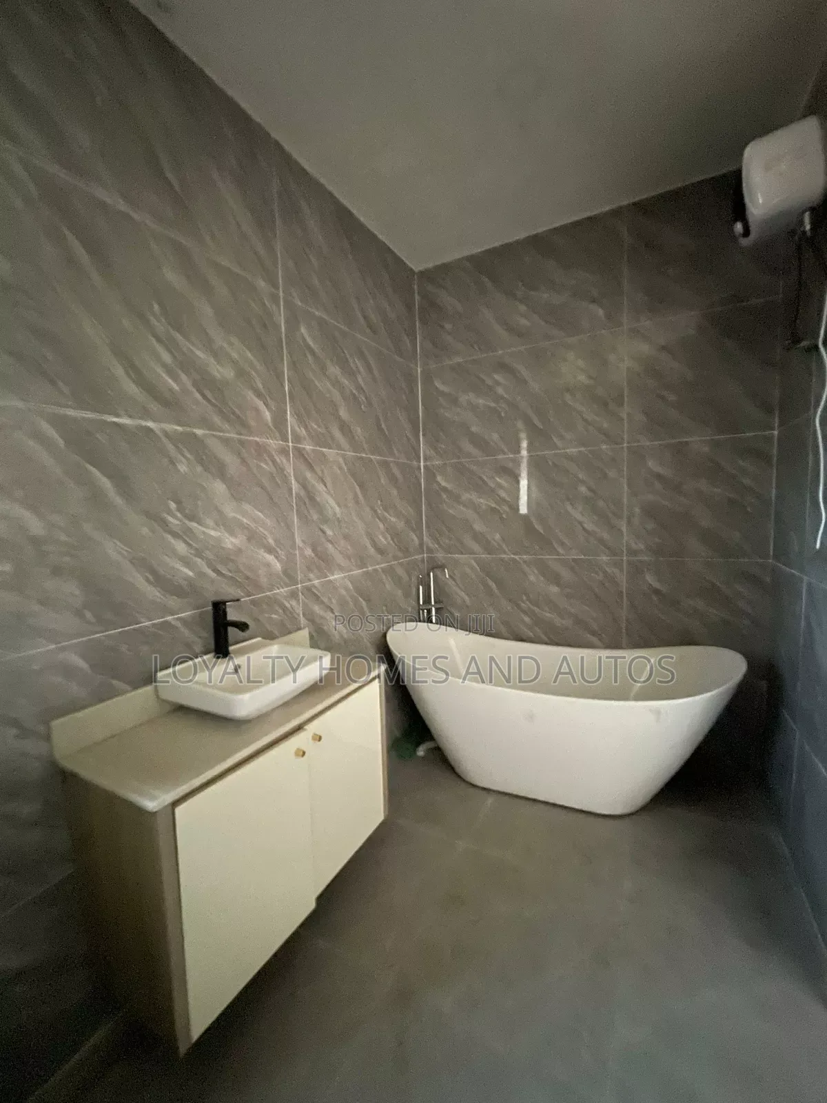 Furnished 4bdrm Duplex in Lekki Phase 1 for sale in Lekki