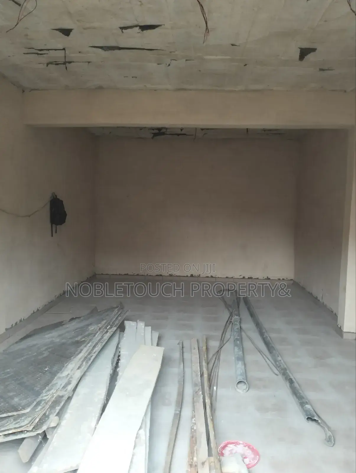 Now Letting at Oshodi, Warehouse/Apartments in Bolade