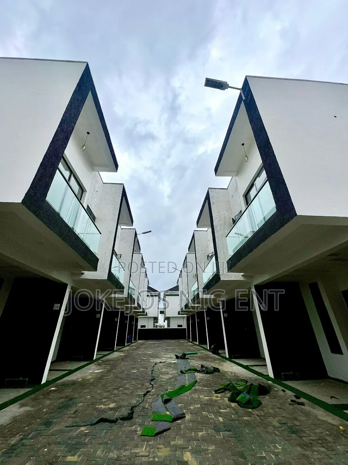 3bdrm Townhouse/Terrace in Ikota Jra Estate for sale in Ikota