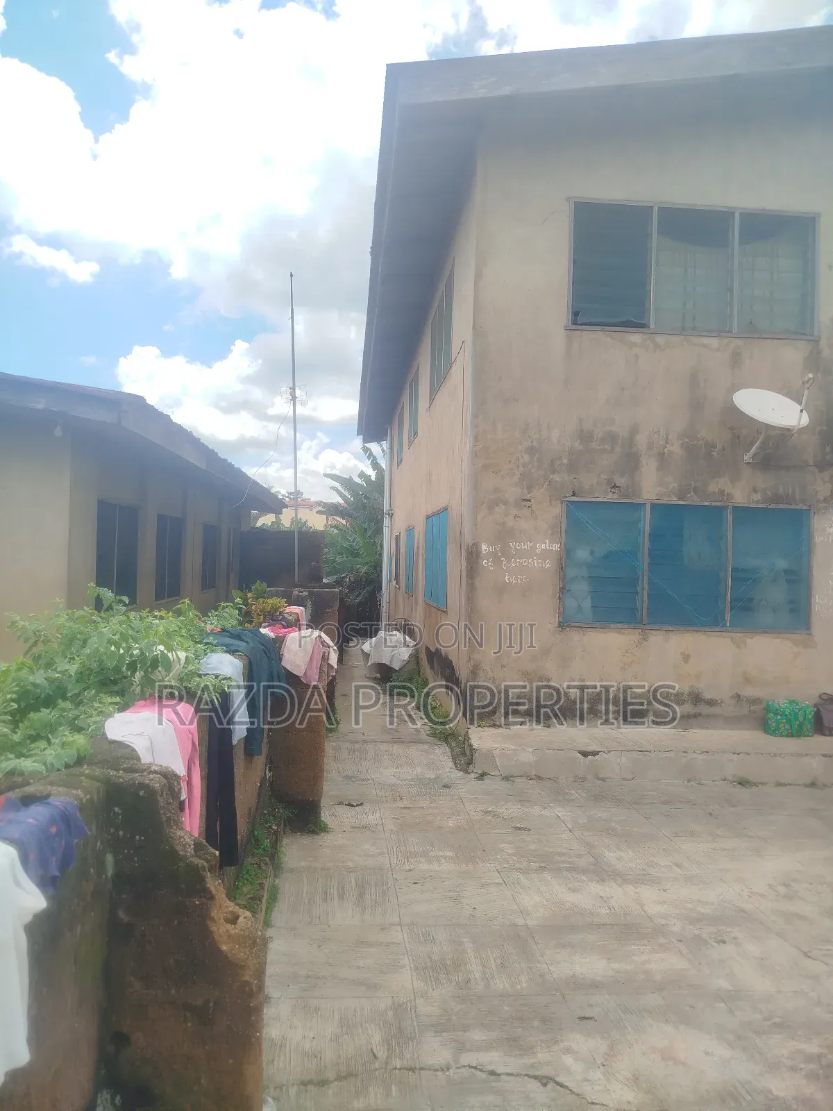 16bdrm House in Mbabi Mbayo, Ife for sale in Ife