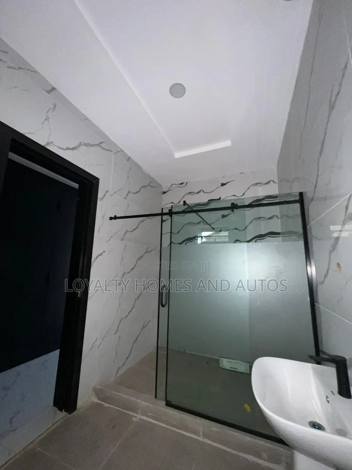 4bdrm Duplex in Opebi Ikeja Lagos for sale in Opebi