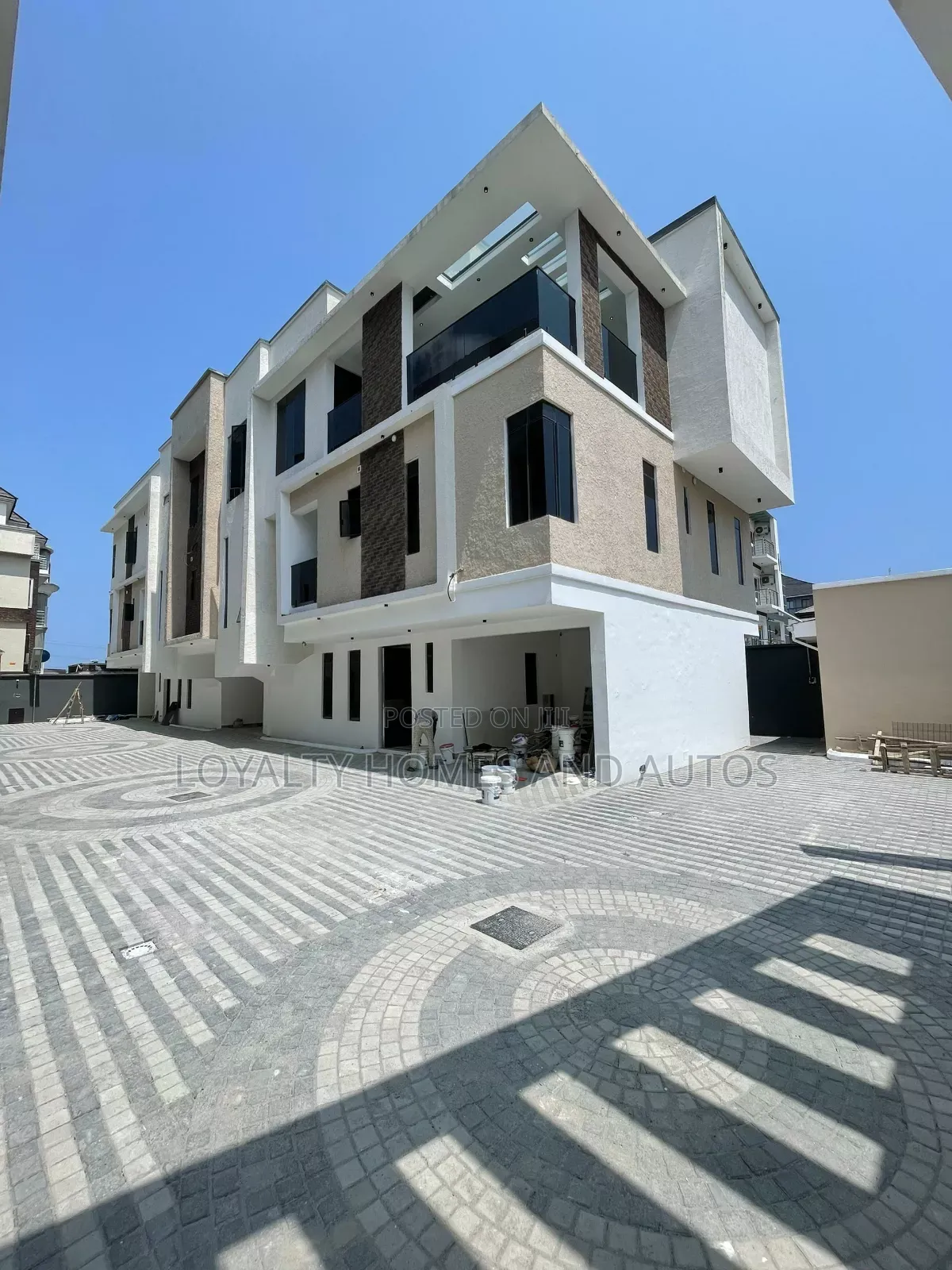Furnished 5bdrm Mansion in Osapa, Lekki for sale in Lekki
