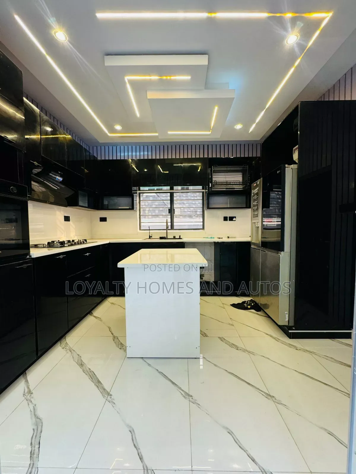 Furnished 5bdrm Mansion in Osapa, Lekki for sale in Lekki