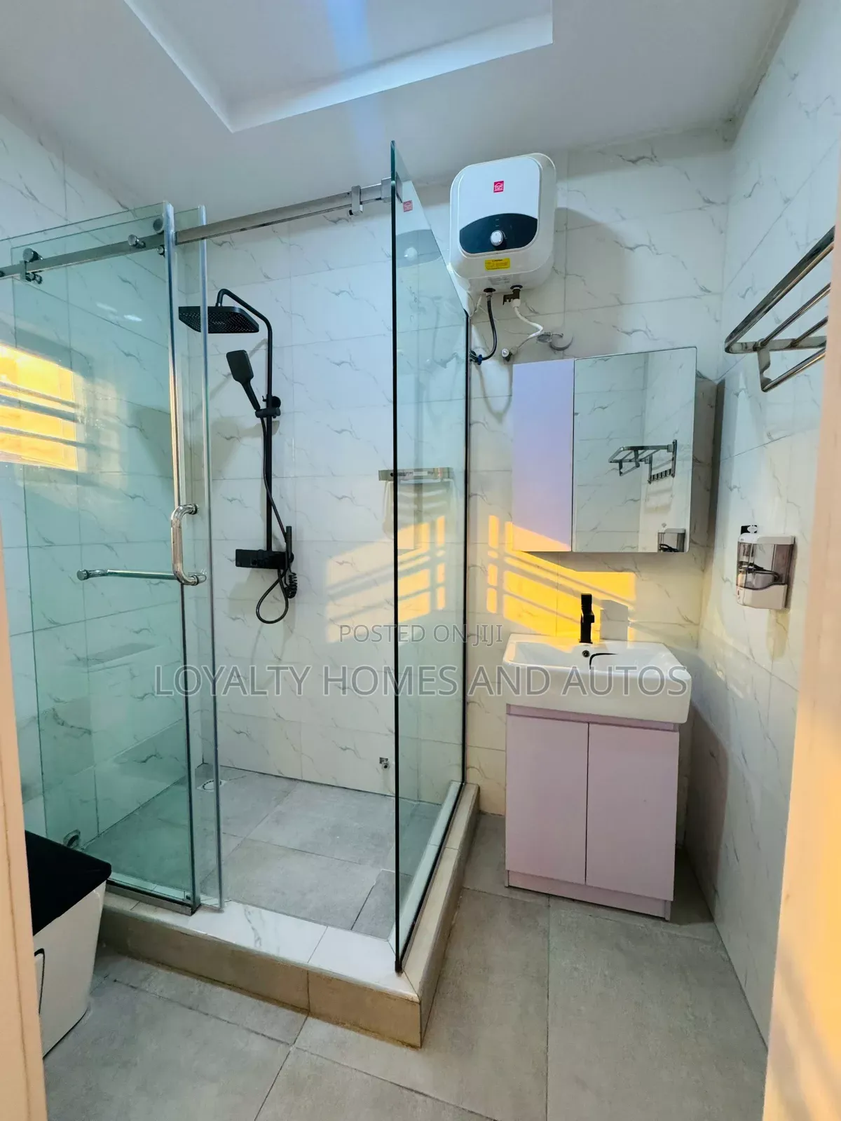Furnished 5bdrm Mansion in Osapa, Lekki for sale in Lekki
