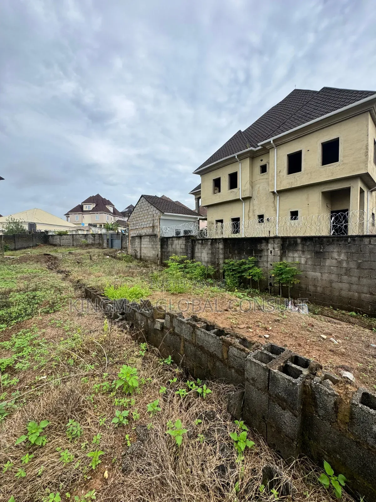 4bdrm Duplex in Life Camp for sale in Life Camp