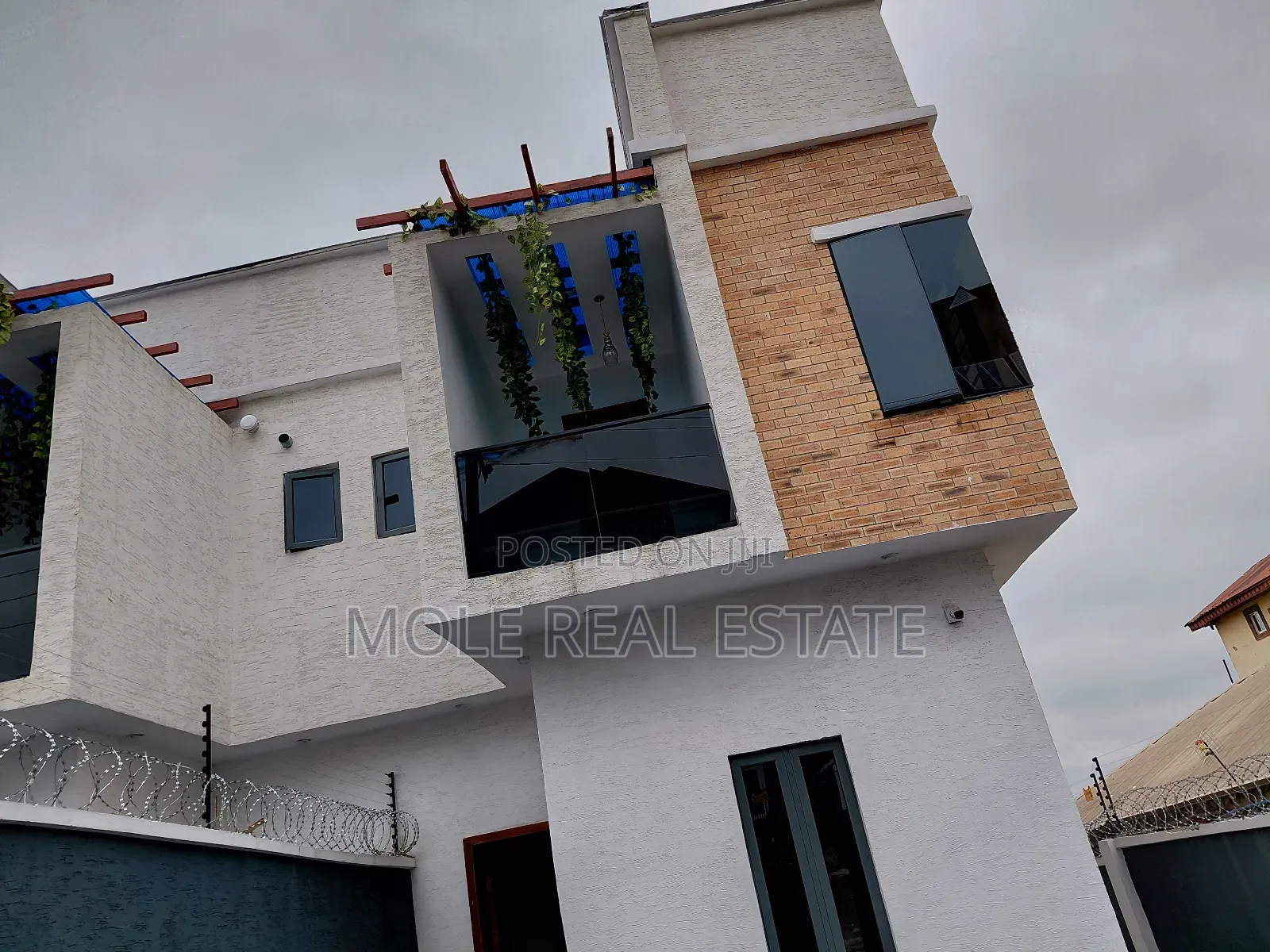 Furnished 5bdrm Duplex in Leki Phase 1 for sale in Lekki Phase 1