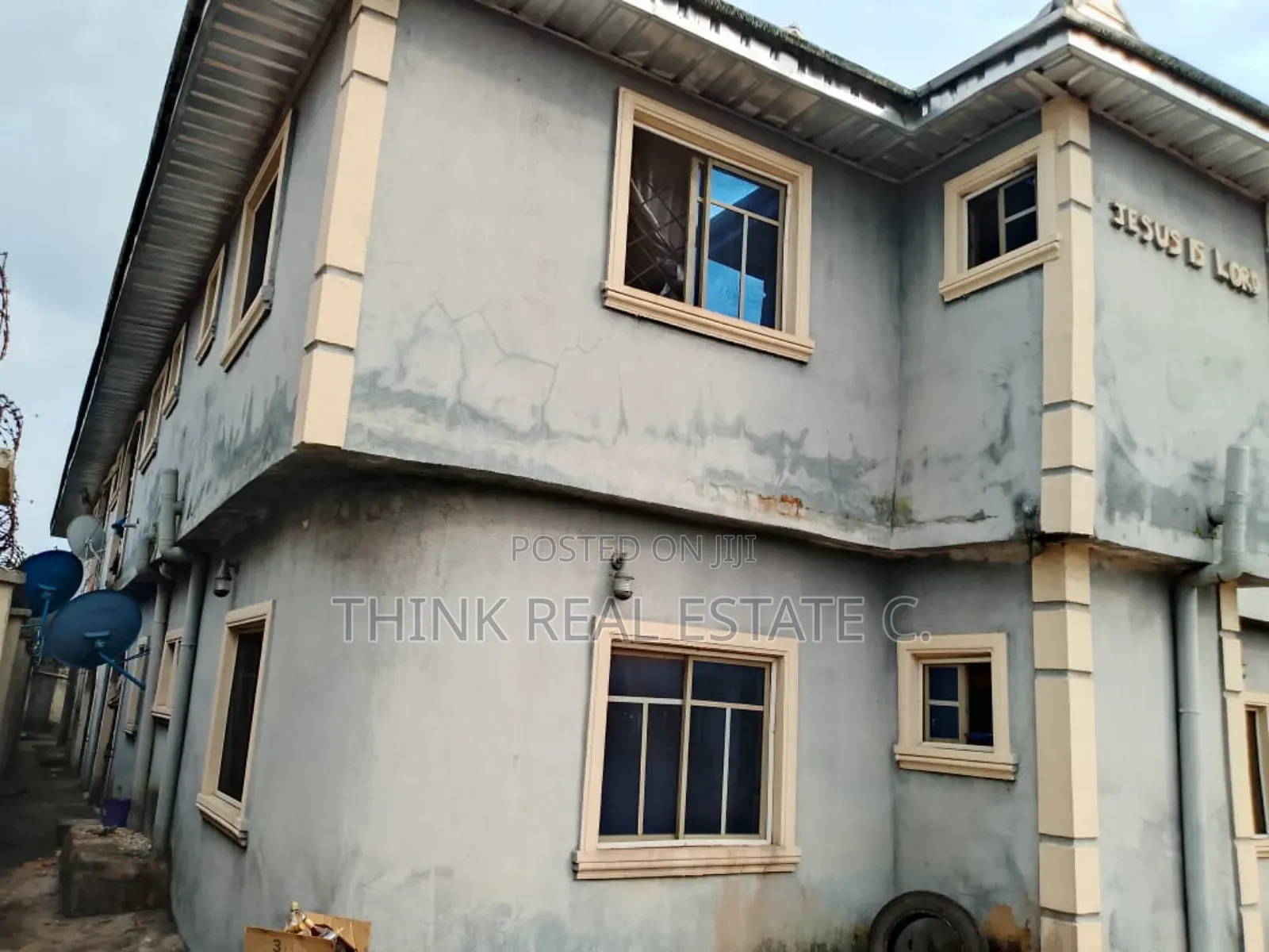 3bdrm Block of Flats in Aduwawa, Benin City for sale in Benin City