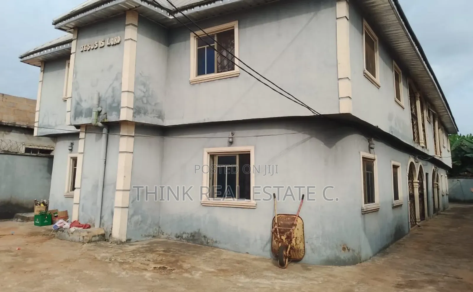 3bdrm Block of Flats in Aduwawa, Benin City for sale in Benin City