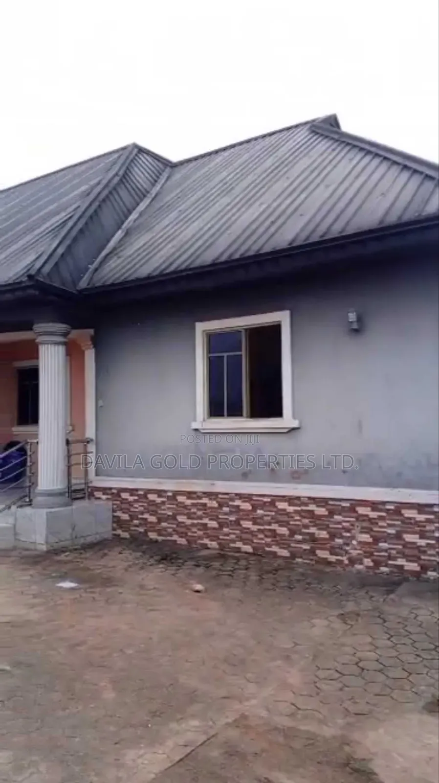 9bdrm Block of Flats in Benin City for sale in Benin City