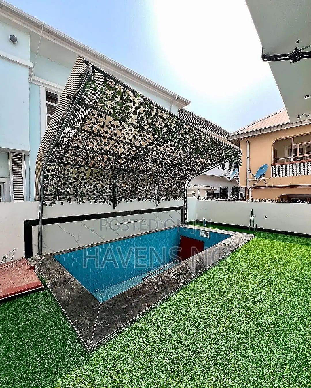 5bdrm Duplex in Ikota for sale in Ikota