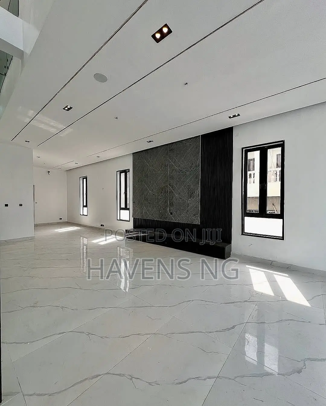 5bdrm Duplex in Ikota for sale in Ikota