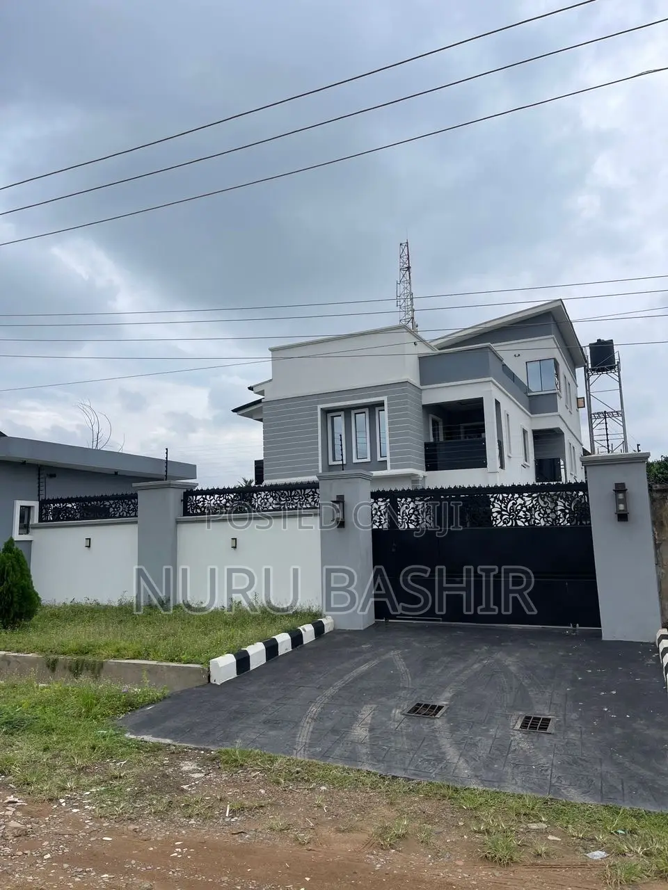 Furnished 4bdrm Duplex in Oluyole for sale in Oluyole Estate