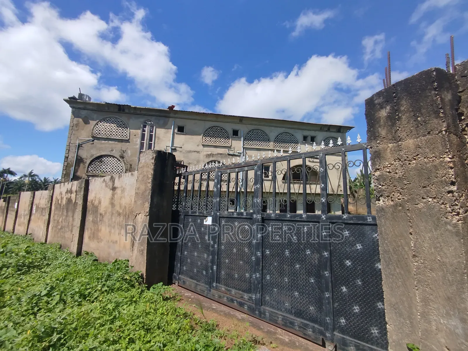 20bdrm Block of Flats in Damico, Ife for sale in Ife