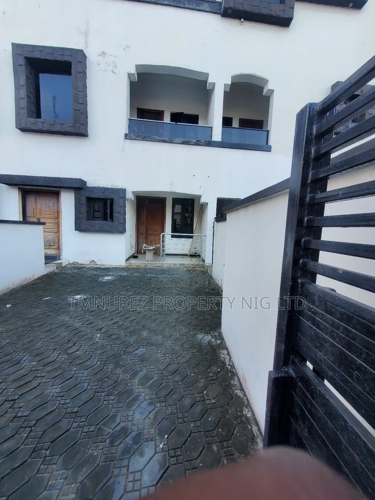 3bdrm Apartment in Chevron Estate, Lekki for rent in Lekki
