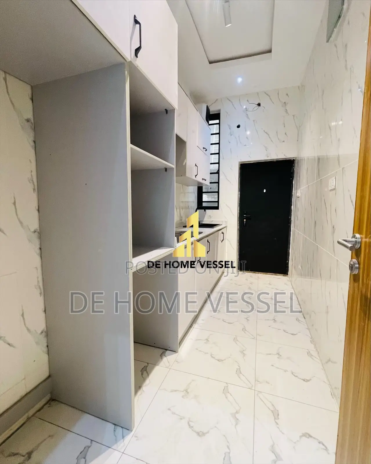 4bdrm Townhouse/Terrace in Ikota for sale in Ikota
