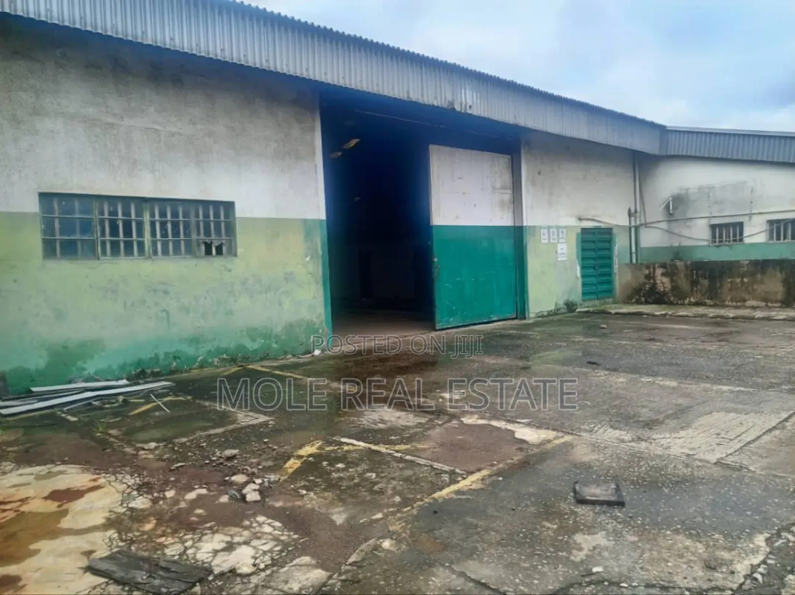 3000sqm Warehouse Lease/Sale Acme Rd Ikeja in Alausa