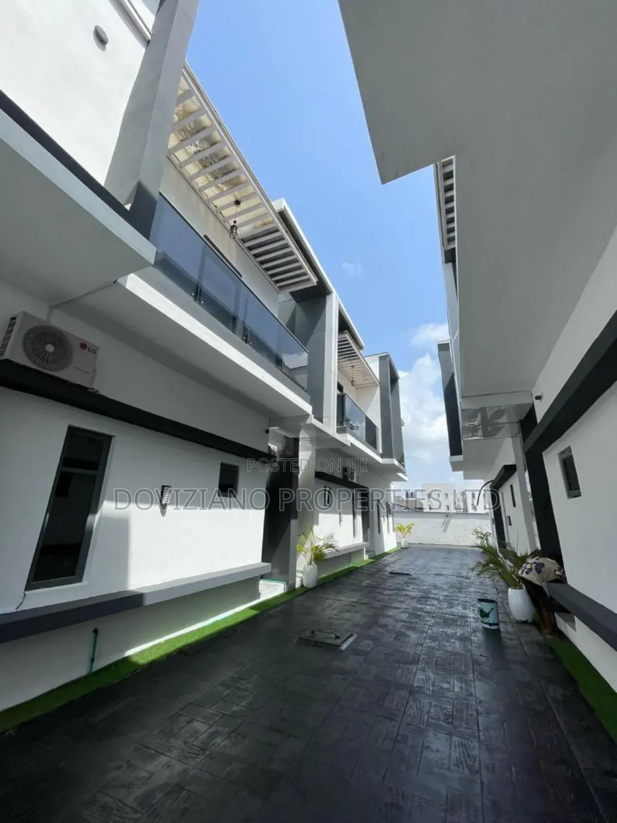 4bdrm Duplex in Ajah for sale in Ajah