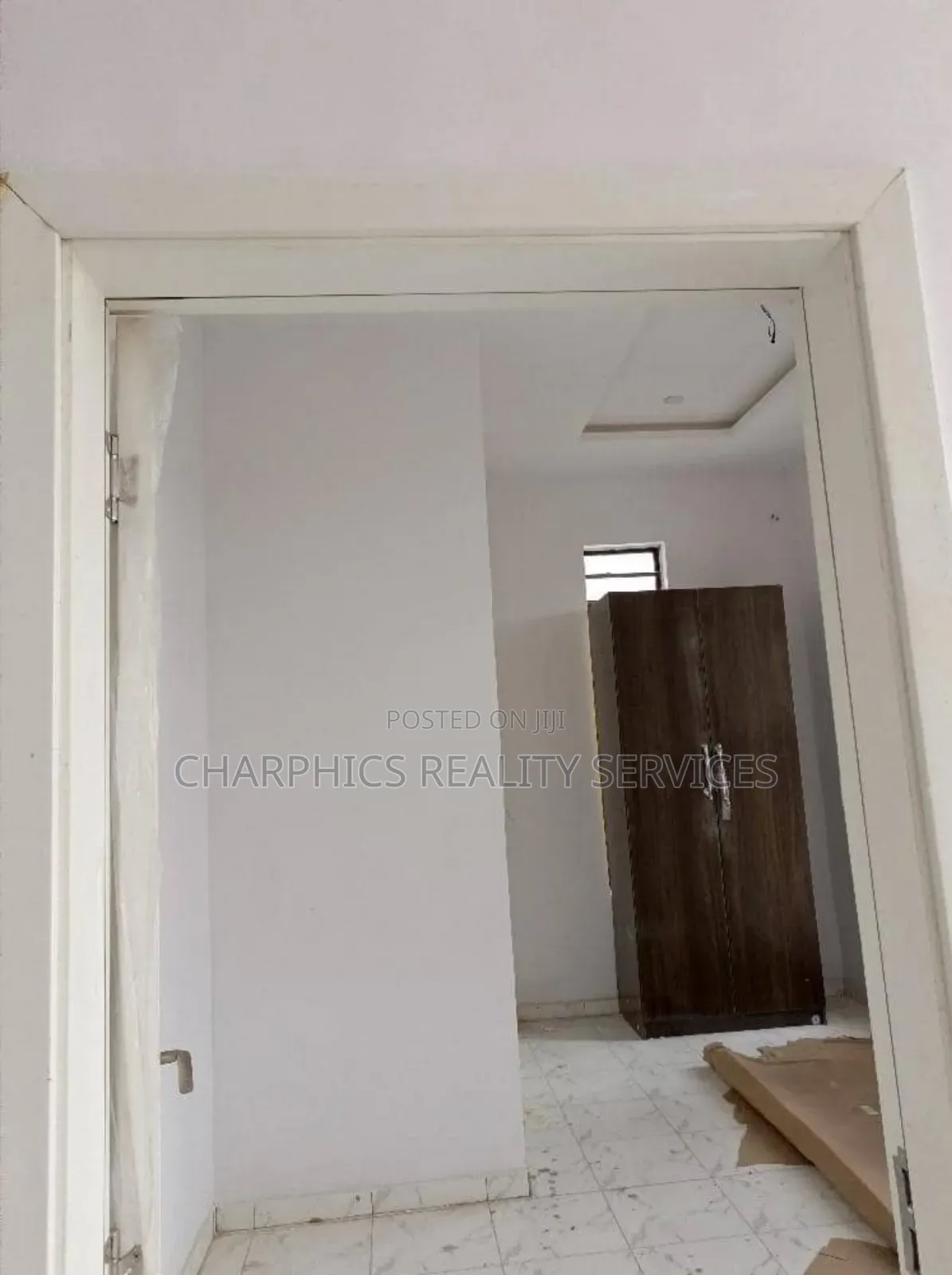 3bdrm Duplex in Chevron for sale in Chevron