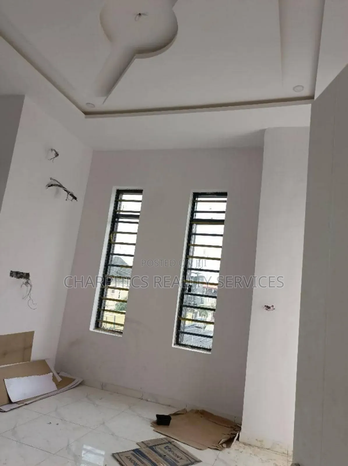 3bdrm Duplex in Chevron for sale in Chevron