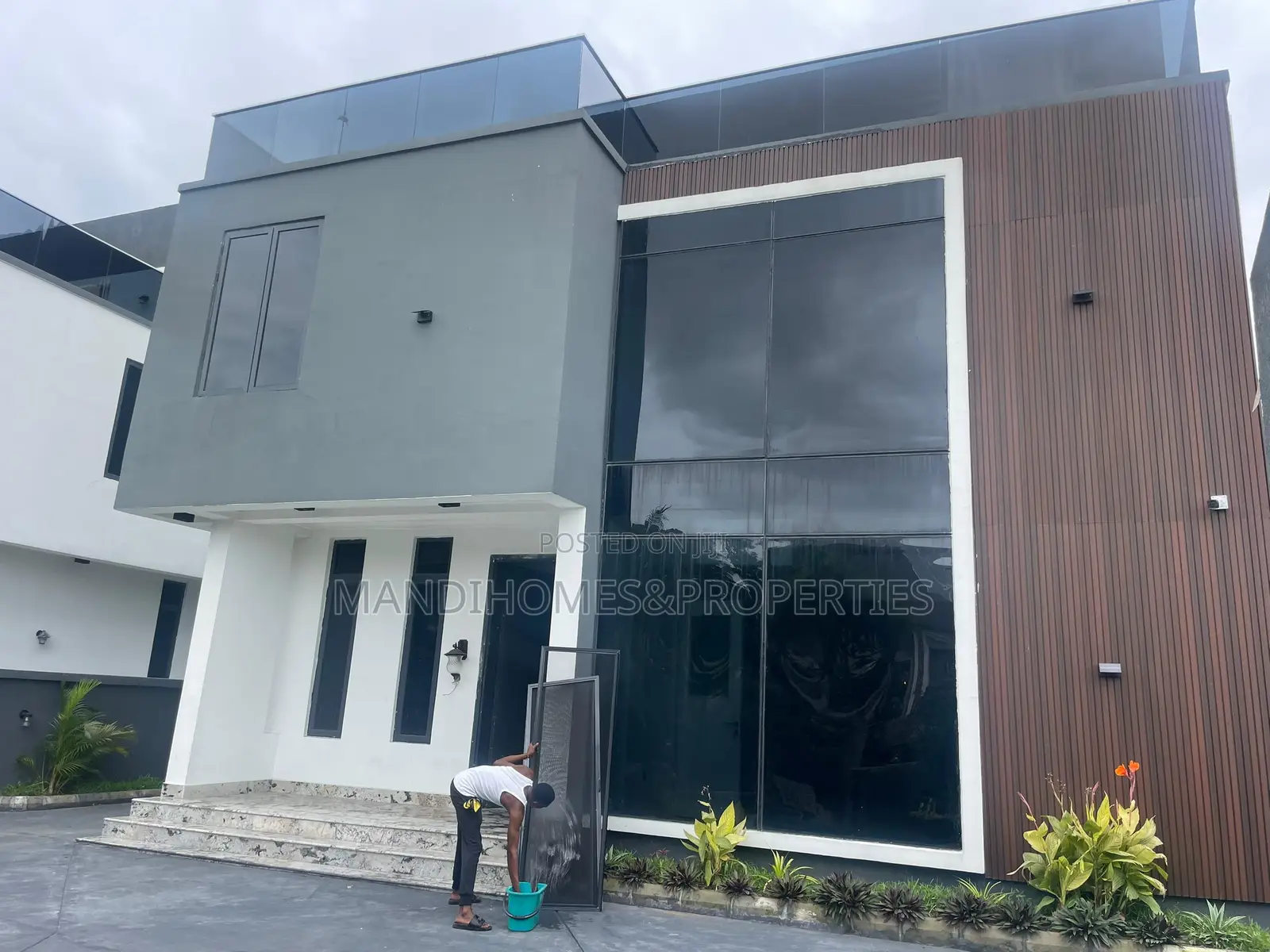 5bdrm Duplex in Royal Garden Estate, Ajah for sale in Ajah