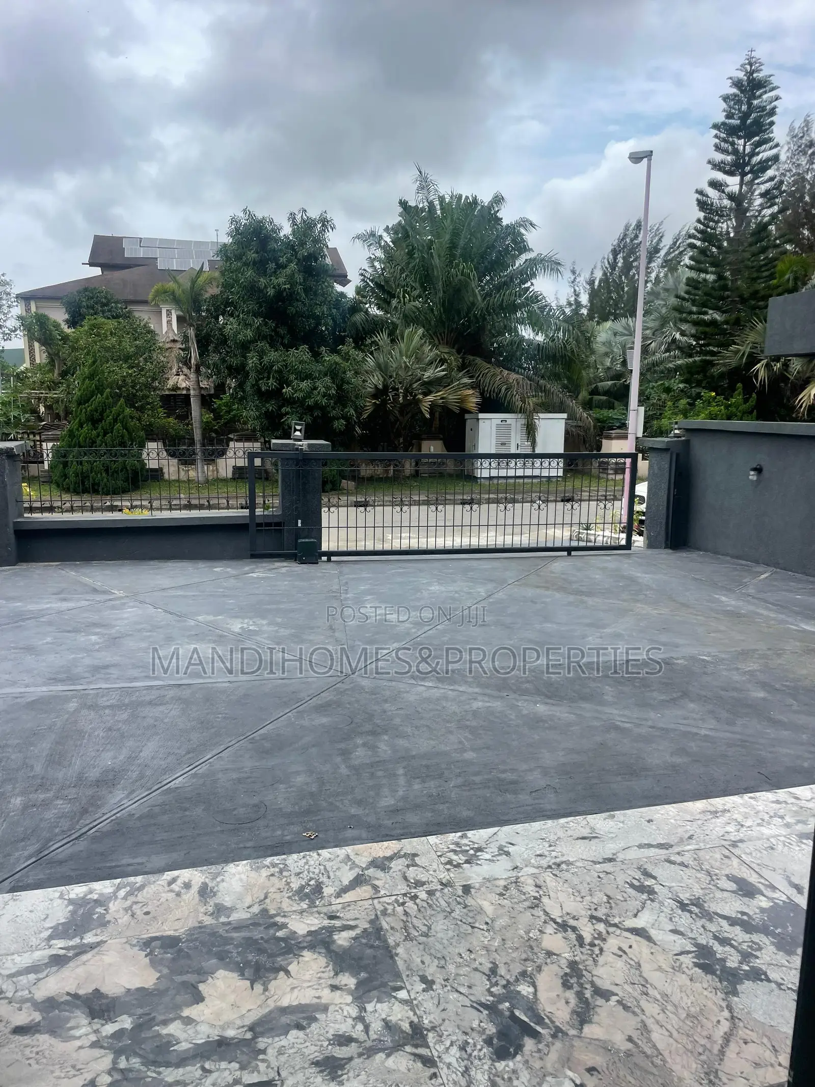 5bdrm Duplex in Royal Garden Estate, Ajah for sale in Ajah