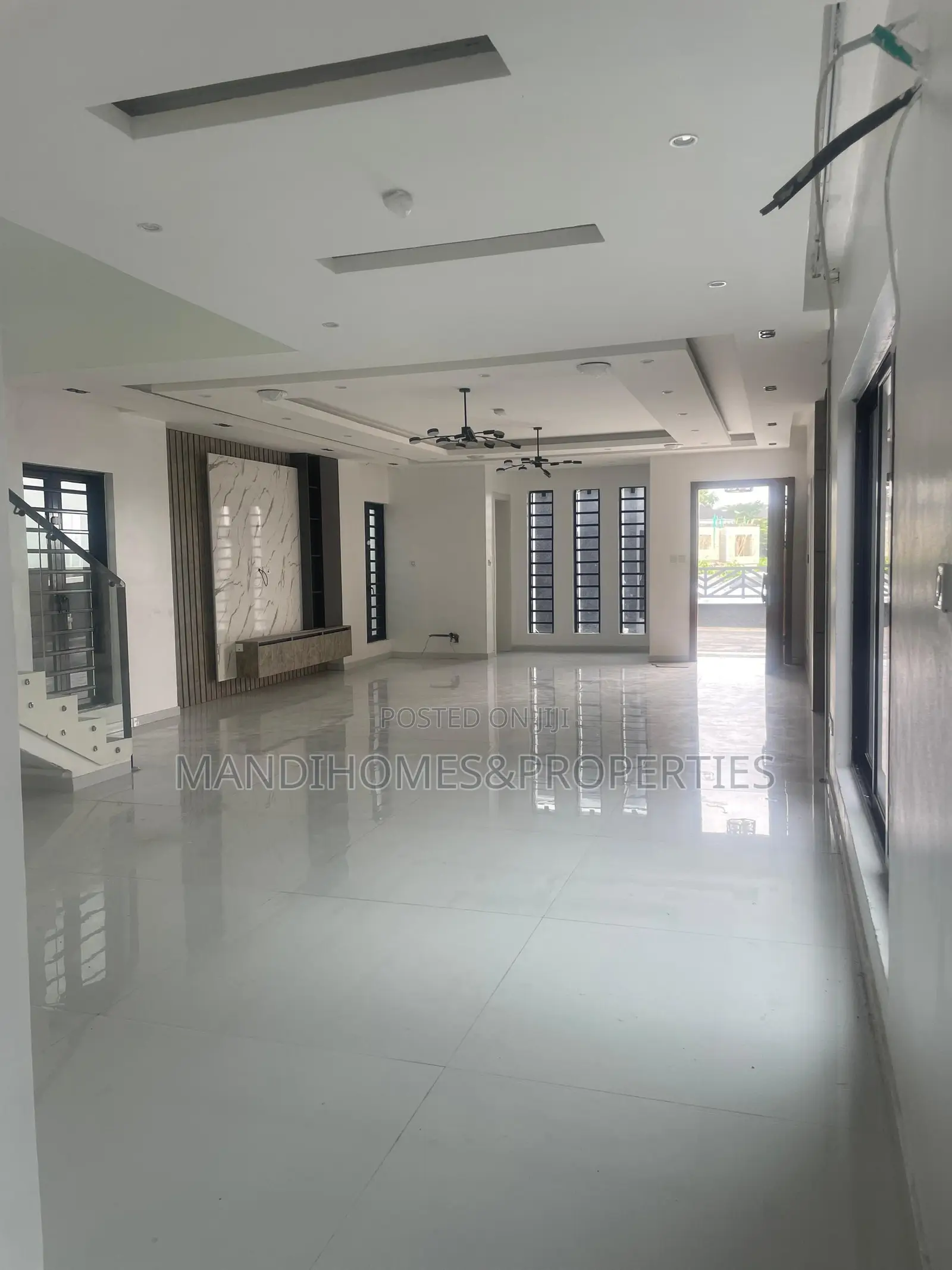 5bdrm Duplex in Royal Garden, Ajah for sale in Ajah
