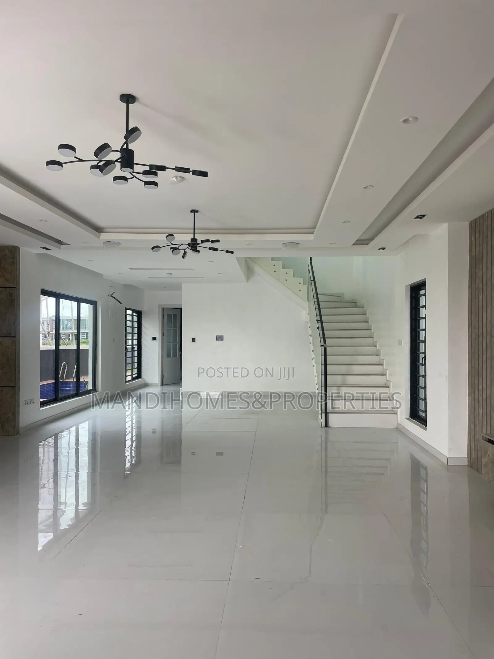 5bdrm Duplex in Royal Garden, Ajah for sale in Ajah