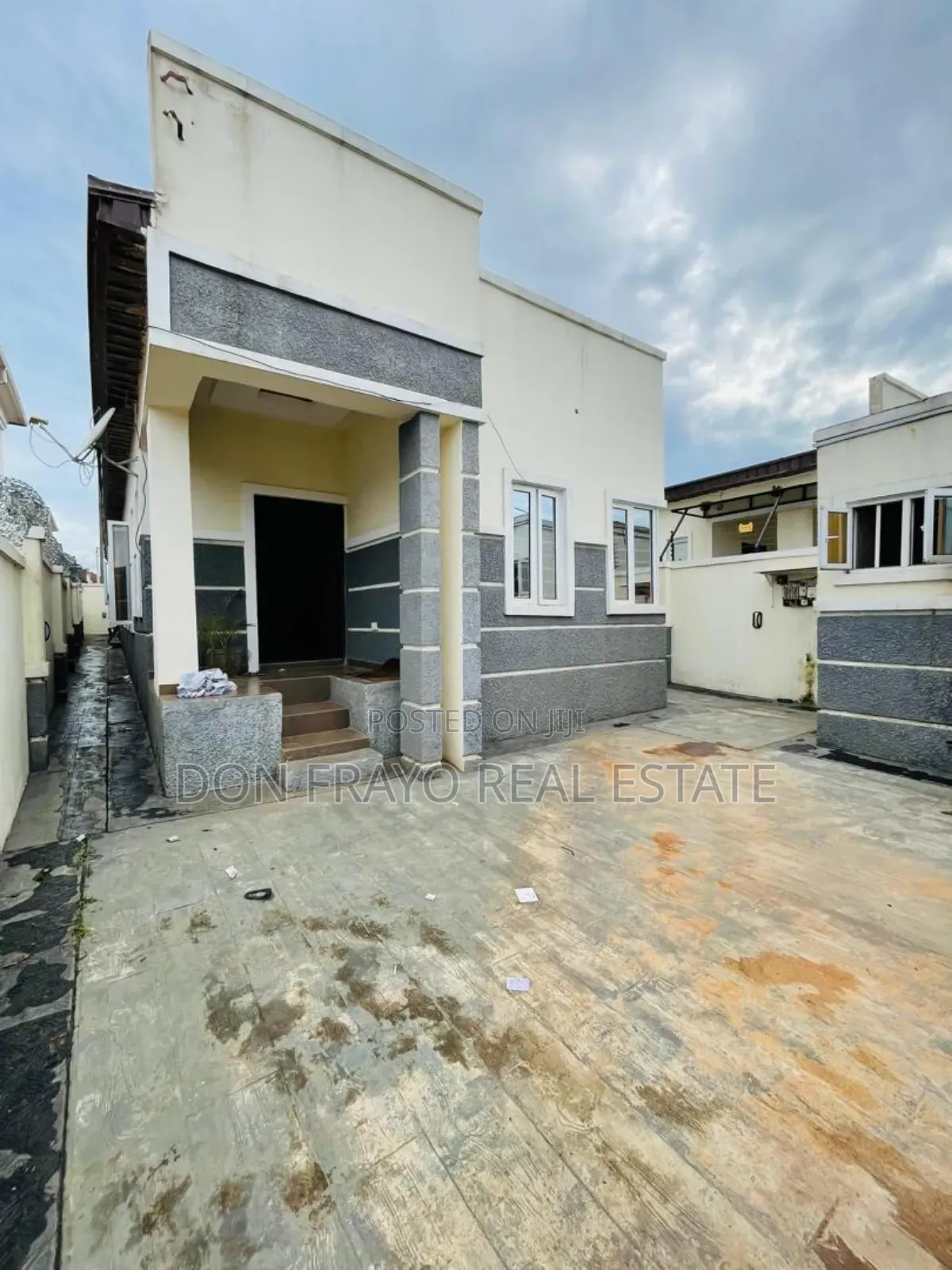 3bdrm Bungalow in Akala Way, Akobo for sale in Akobo