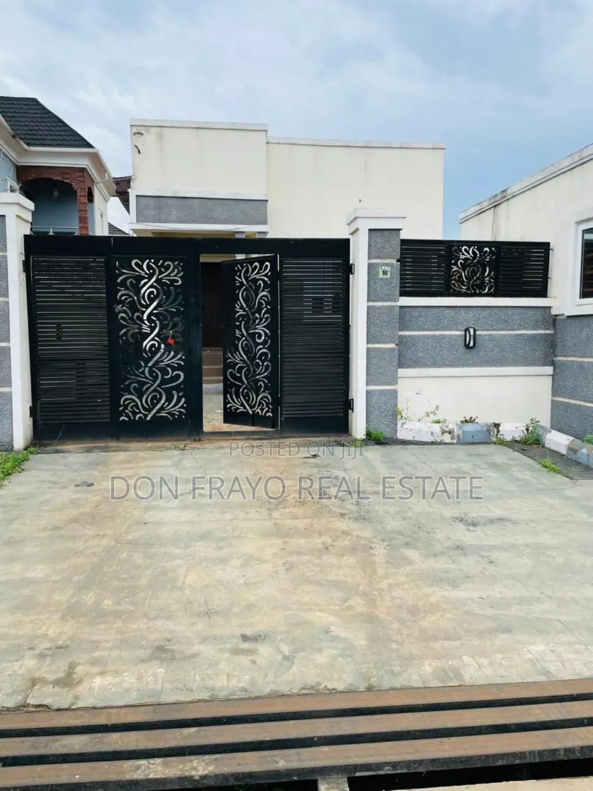 3bdrm Bungalow in Akala Way, Akobo for sale in Akobo