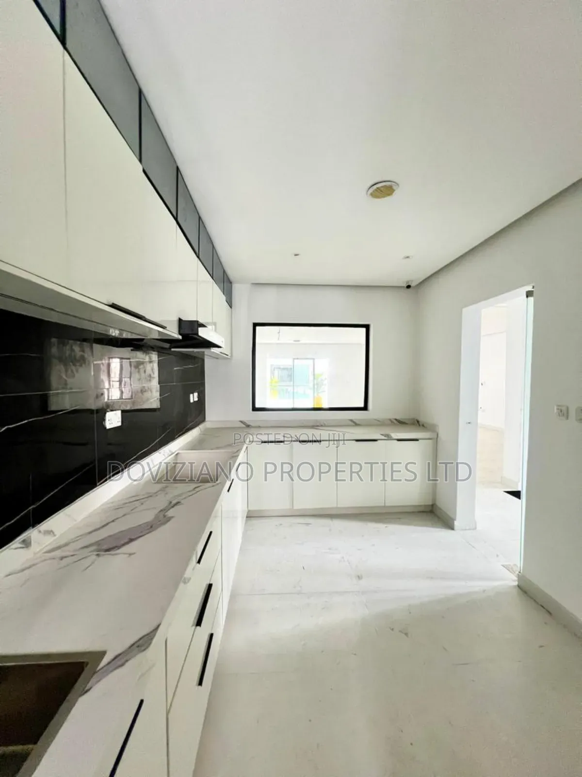 4bdrm Duplex in Ikate for sale in Ikate