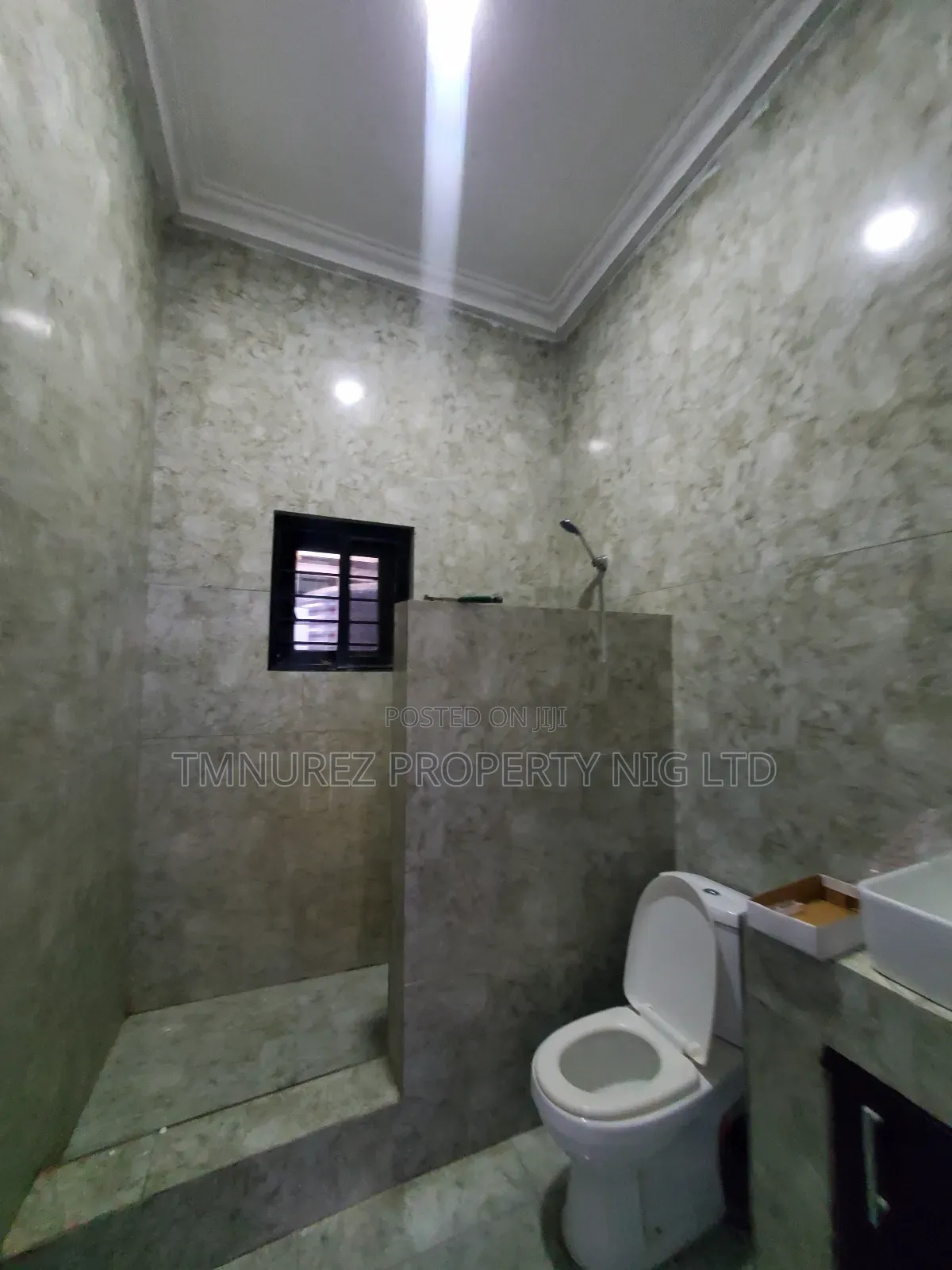 Studio Apartment in Chevron Estate for rent in Chevron