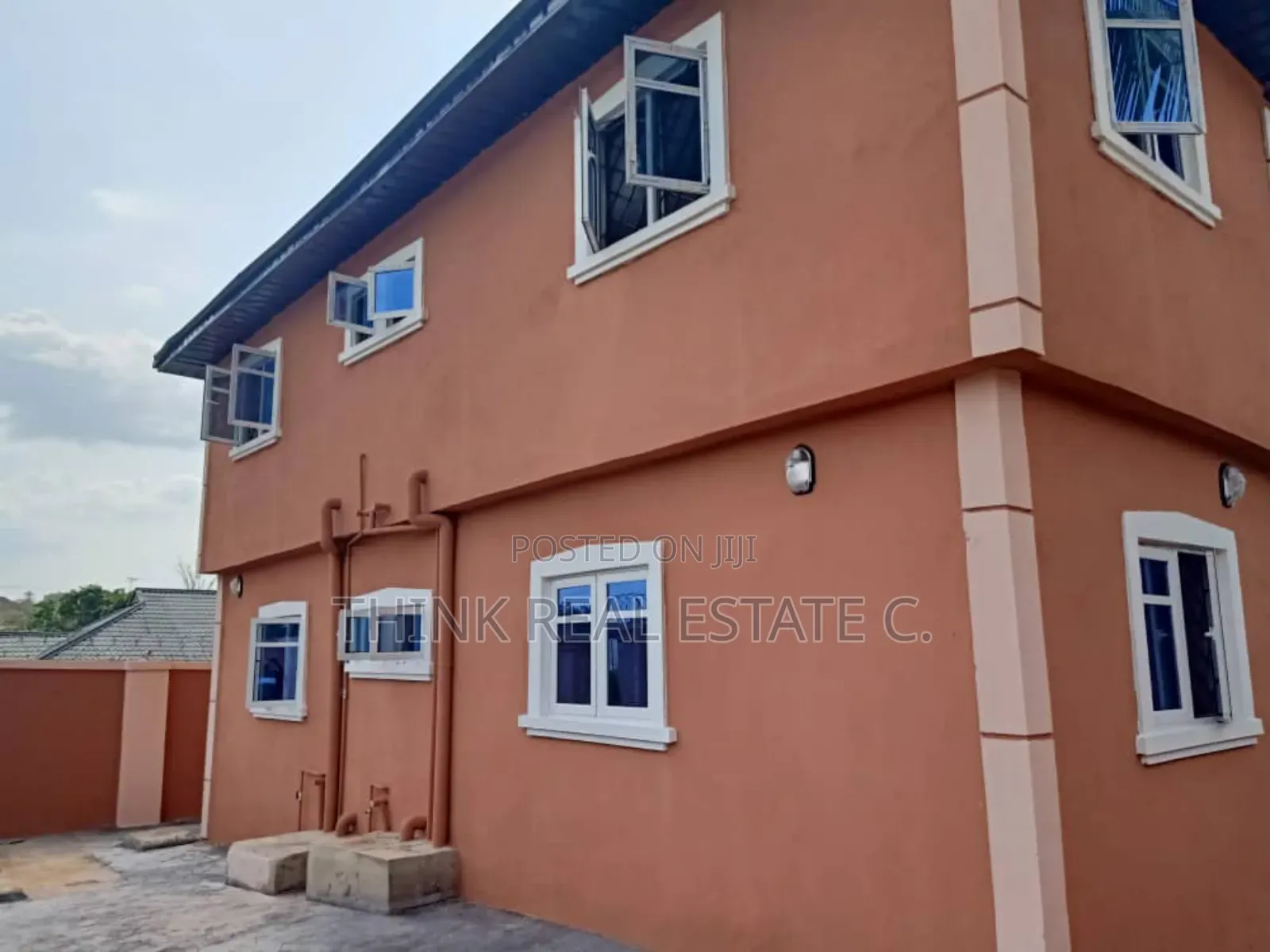 2bdrm Block of Flats in Airport Road,Benin for sale in Benin City