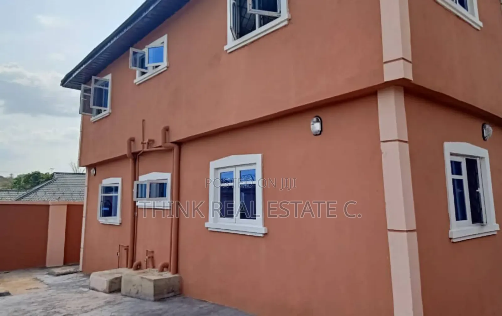 2bdrm Block of Flats in Airport Road,Benin for sale in Benin City
