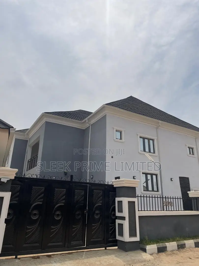 Shortlet Luxury Apartment in Lugbe in Pyakasa