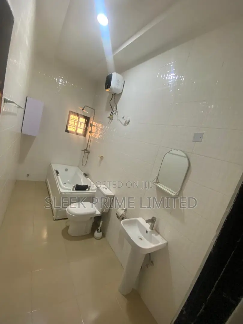 Shortlet Luxury Apartment in Lugbe in Pyakasa